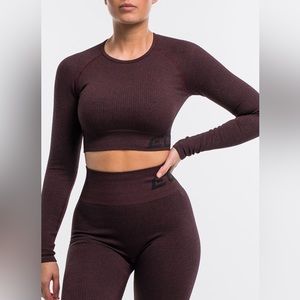🎯NWOT Arise Comfort Cropped Long Sleeve Berry/Maroon Size Medium